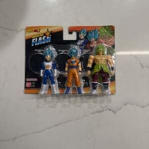 DRAGON BALL Z Flash Super Saiyan Vegeta, Goku & Broly 4” Figure 3 Pack